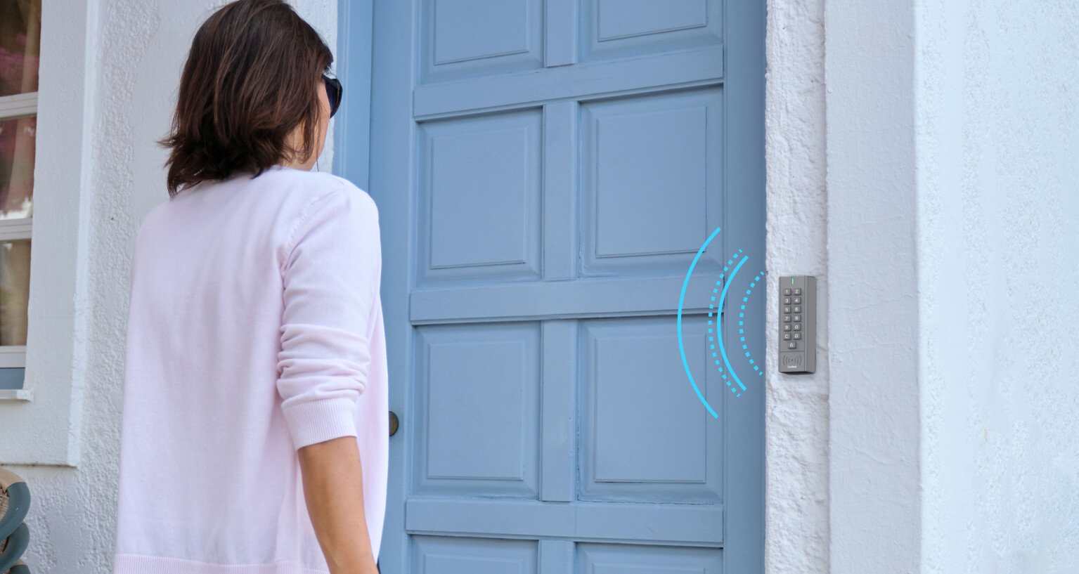 Tedee smart lock. Unlock your door with your smartphone! 