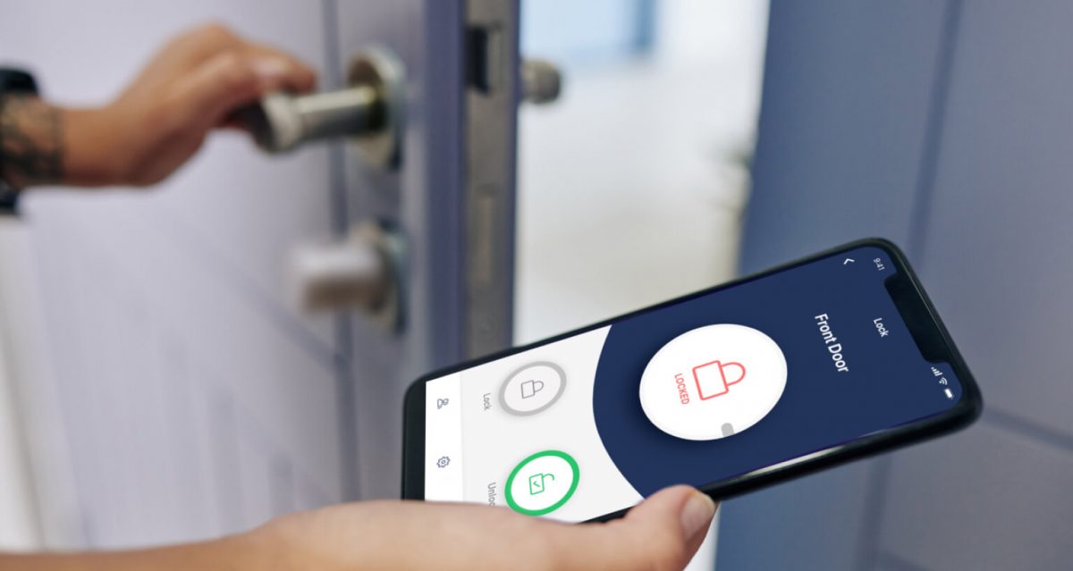 Tedee smart lock. Unlock your door with your smartphone! 